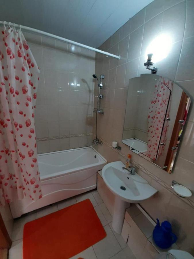 Flat at the seafront Apartman Aktau  Kültér fotó